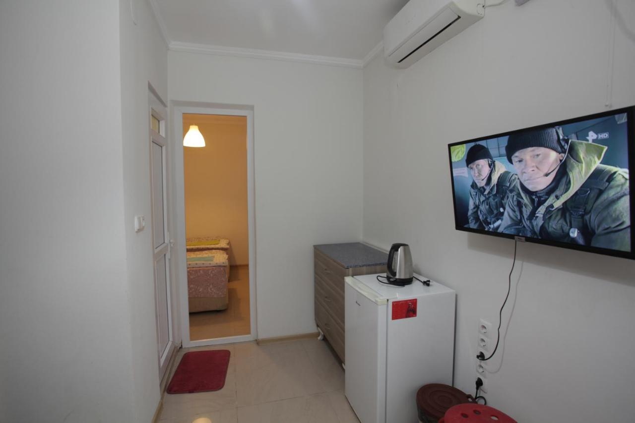 Sukhum City Mini Hotel Soechoemi Buitenkant foto