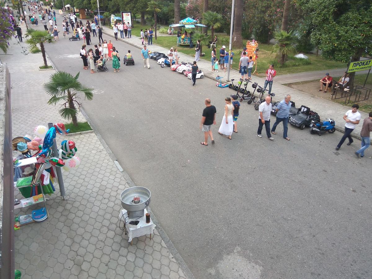Sukhum City Mini Hotel Soechoemi Buitenkant foto